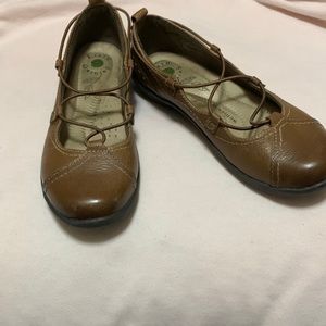 Earth origins London Brown Ghillie flats.